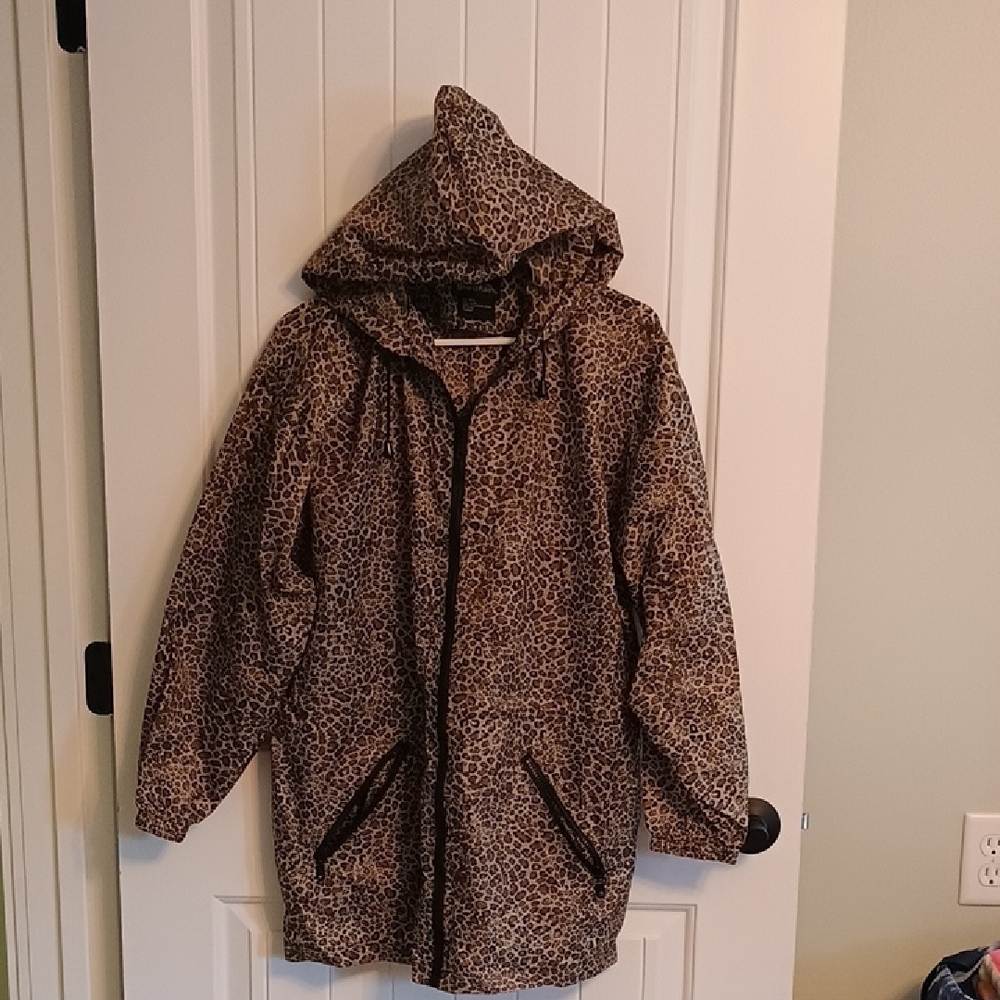 Woman's ShedRain Fun Leopard Print Jacket-Size M/L